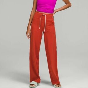 Lululemon Throwback Still Pant
Red Rock